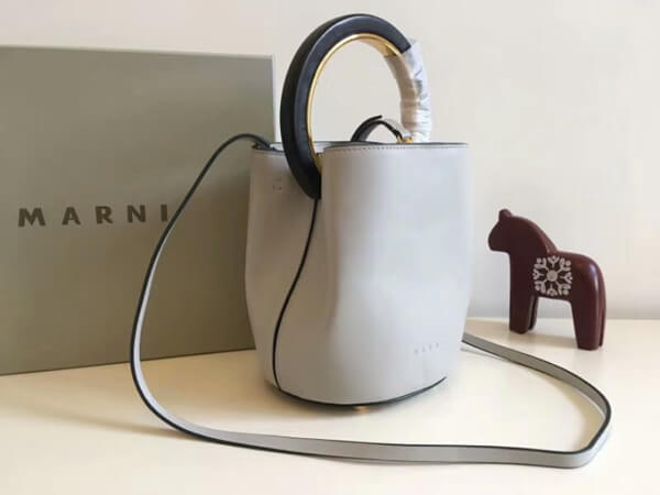 18SS マルニスーパーコピー MARNI M386 PANNIER BUCKET BAG IN CALF LEATHER SCMPU09TX0LV58900W09